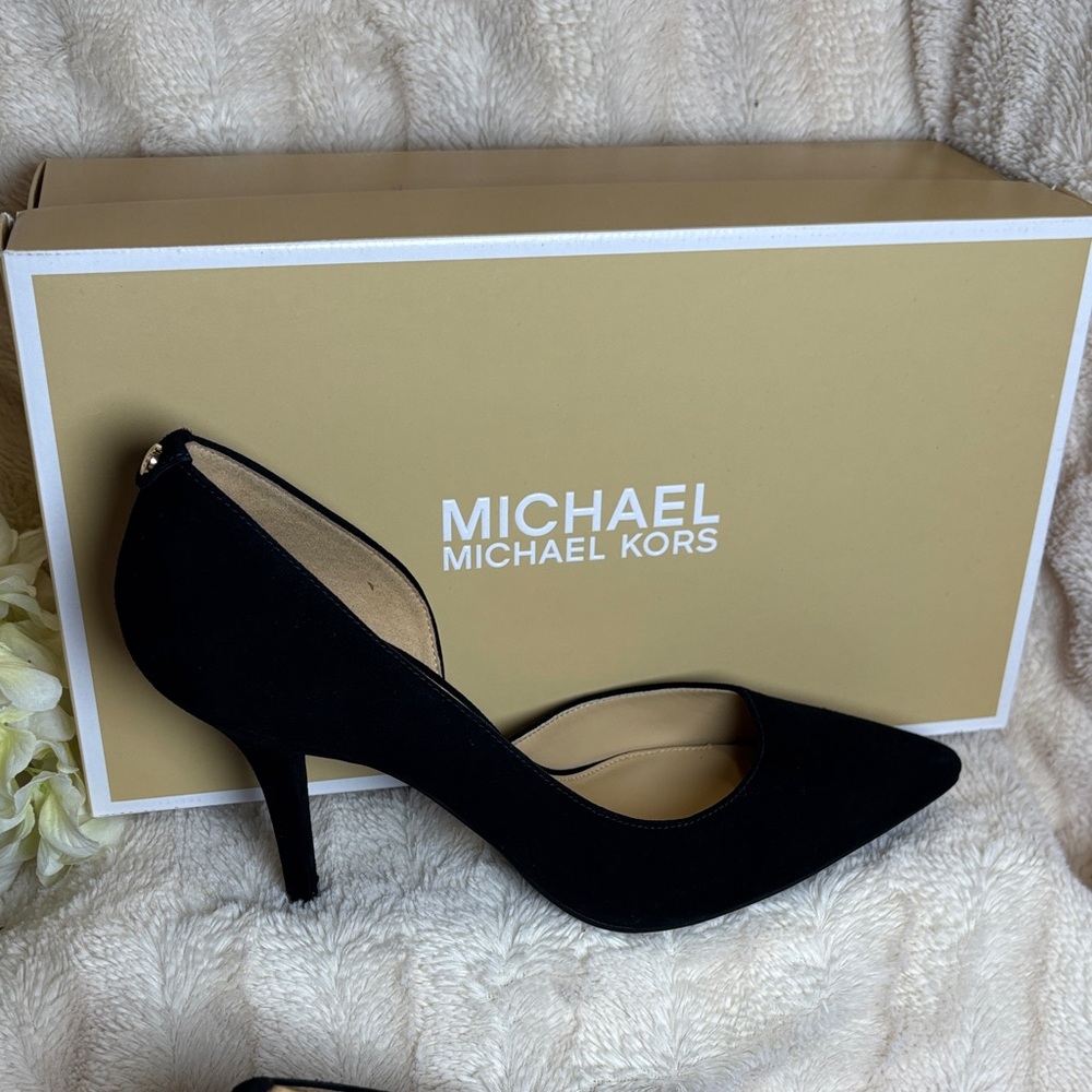 Michael Kors Classic Black Heels size 9 - Picture 12 of 14